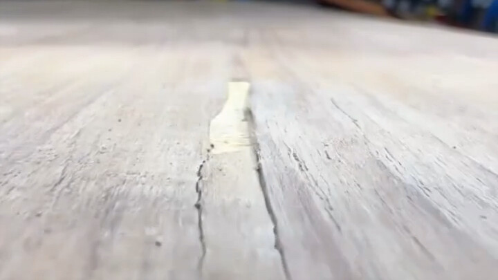 Tips for Repairing and Filling Gaps in Wooden Tabletops