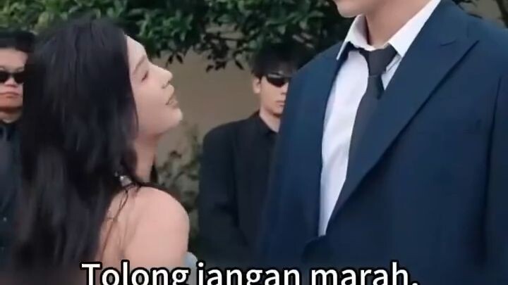 Dimanjakan oleh CEO yang dingin, dan menuai cinta yang manis