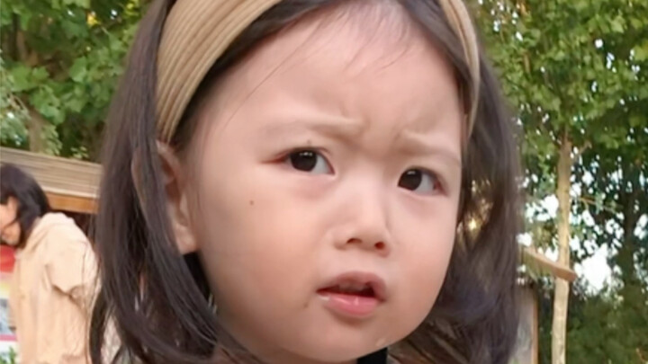 Zi Zi: Sha Zi, hari ini aku biarkan kau pergi dulu, cepat atau lambat aku pasti akan menaklukkanmu!