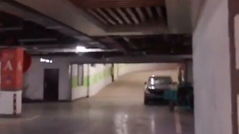 What happens when a Bbox master imitates a trumpet with his mouth in an underground garage?