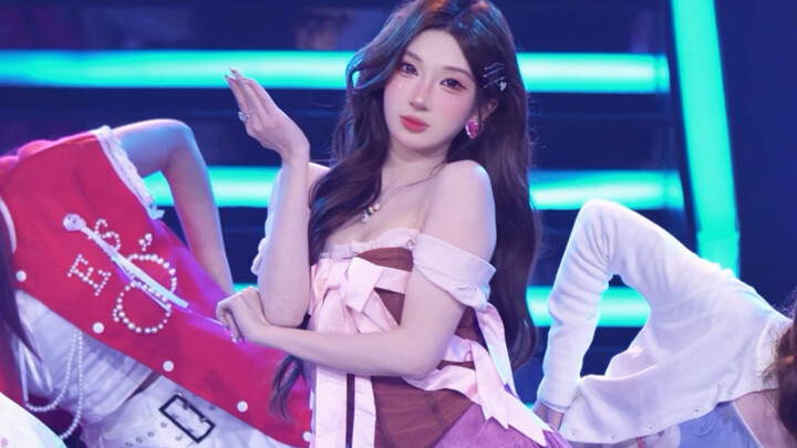 Cancel dinner and let’s study this Ian’s facial expression management.