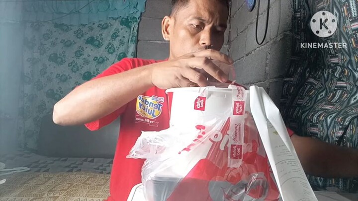 DJ MARCH BARIOS MUKBANG JOLLIBEE