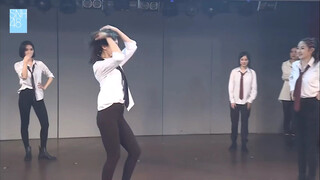 Getting into Dai Meng, Sun Rui, and Xu Jiaqi is just as close as this dance segment.