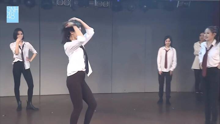 เข้าวงการไปดูเหมิง ซุนหรุ่ย และสวี่เจียฉี ก็แค่ระยะห่างของท่าเต้นช่วงนี้เท่านั้น