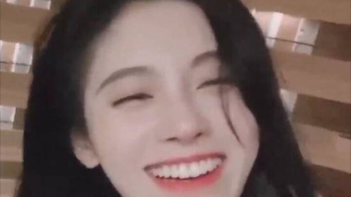 Cúc Tịnh Y lạnh lùng? Vào đây để biết Cúc Tịnh Y thật sự như thế nào!