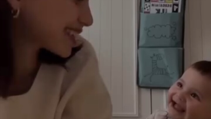 Bayi imut Hakimi, Hakimi…