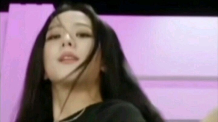 Tôi không muốn nói chuyện với bất kỳ ai chưa xem phòng tập của Jisoo!!