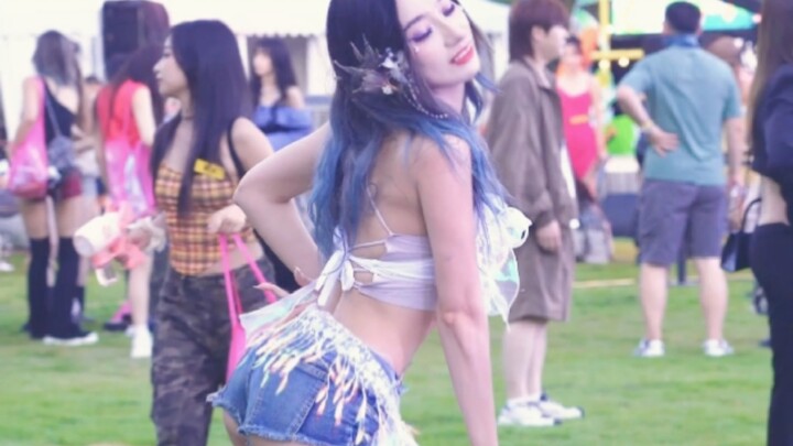 Hãy nghe tiếng thét cuối cùng! Các cô gái thật sự quá tuyệt vời! Quay trực tiếp vũ đạo Abracadabra