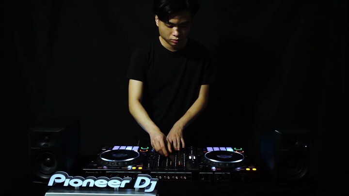 【Music】Japanese DJ prepping for 1st May. Mixer giveaway for fans.