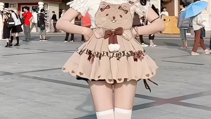 又穿上我的小白丝儿咯