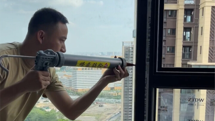 在高空打胶是一种什么感觉，带你感受一下