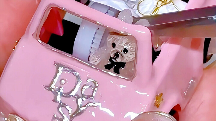 Drastically transform two-yuan-store toy cars! The theme is Dior.