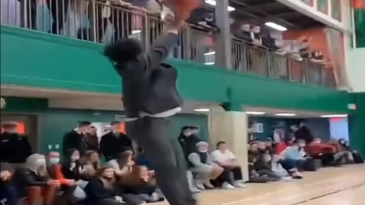 Jordan uống rượu giả à?