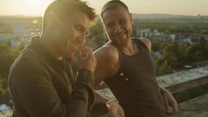 How straight men are turned gay - Free Fall.Free.Fall.2013.1080P