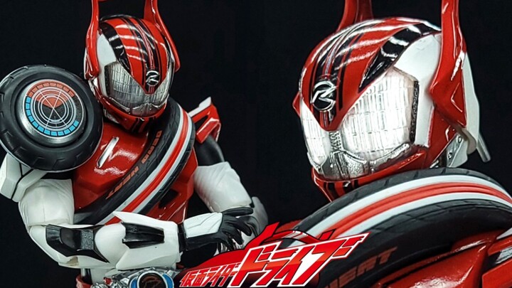 The main rider has the face of the second rider on his head? SHF Kamen Rider Drive Type Dead Heat