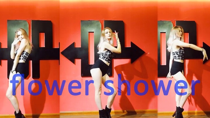 A UP from Northeast China dances in shorts to Kim HyunA's Flower Shower