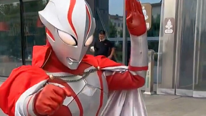 Thực sự không có Ultraman