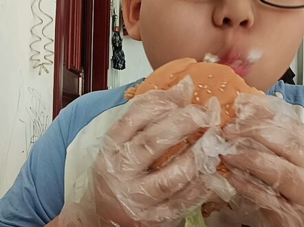 [My Ordinary Life with Xiao Kai] First Video—Please Like, Comment, and Subscribe!