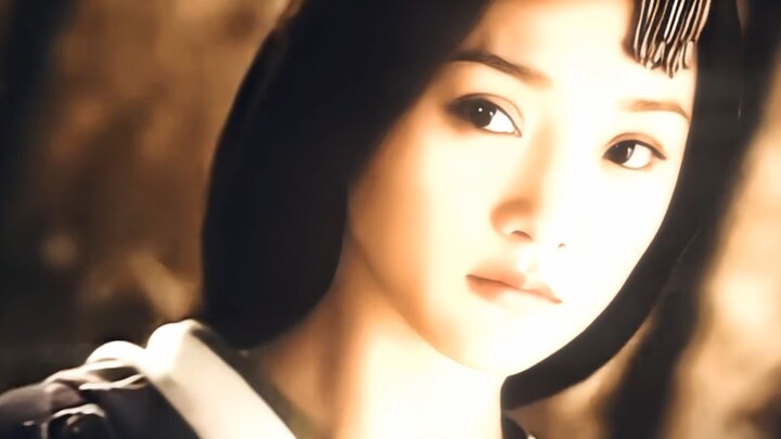 Manusia dan waria berjalan di dua jalan berbeda, cinta tak mudah terlampaui; saat pisau jatuh, air m