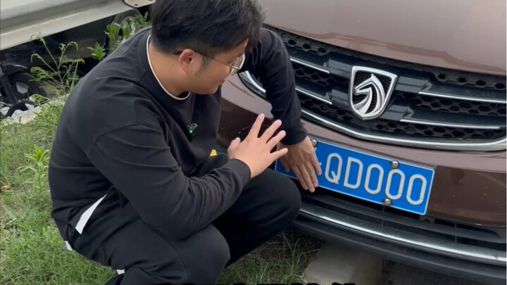 ปีหนึ่งเติมน้ำมันสองตู้ เขาเรียกกันว่า “ของแสลงผี” ทะเบียนรถยังสวยขนาดนี้อีกนะ!