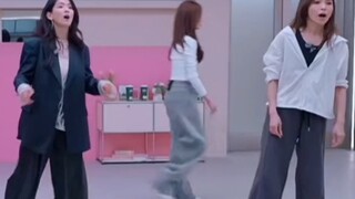 Chen Haoyu membuat kesalahan di ladang bunga~~~