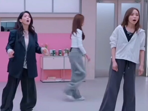 تشين هاو يو ارتكب خطأً في حقل الزهور~~~