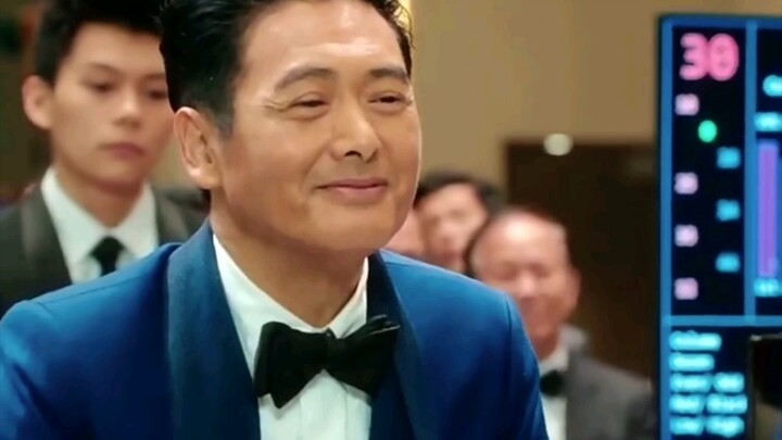 “用手摸出扑克牌点数也就只有坚哥能做到吧”