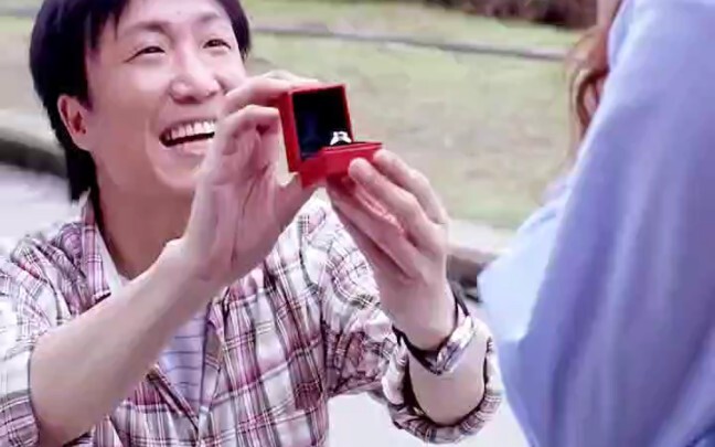 Every time this unlucky guy proposes, something goes wrong. Turns out it’s all because his sister is