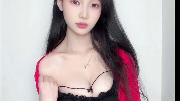 Giống như đang yêu vậy, càng nghĩ càng khó chịu, mà anh lại bảo tôi cút đi.