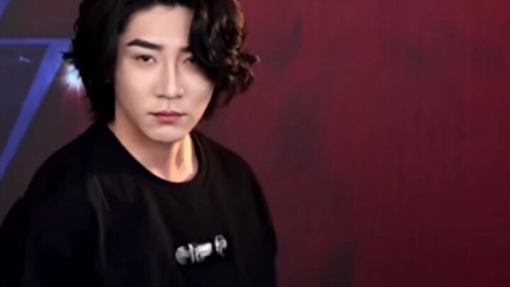 General Duanmu’s live broadcast room becomes Nava again! So handsome