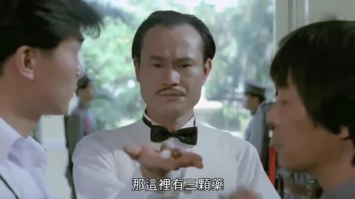 Lam Ching-ying is such a trickster! He gave his two disciples Duanhun San, while he himself was taki