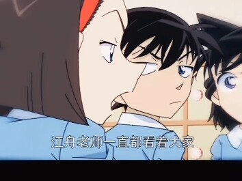 #寸步不离的守在哪只为保护那个女孩