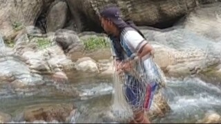 cast netting in Nepal | himalayan trout fishing with handmade cast net |