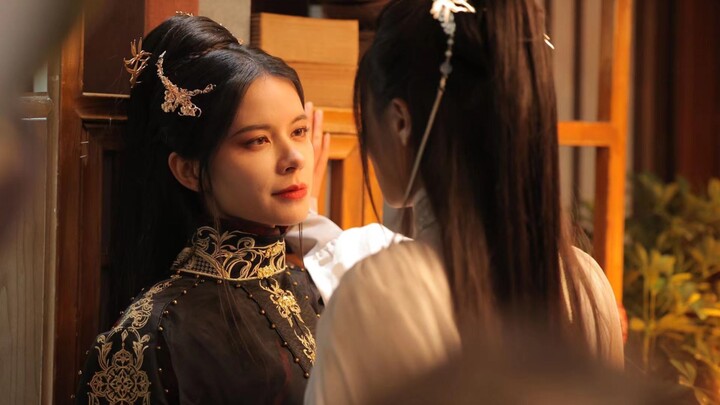 Sao lại có người xin nối lại tình mà còn ngang ngược thế này? 【Thánh Vi】