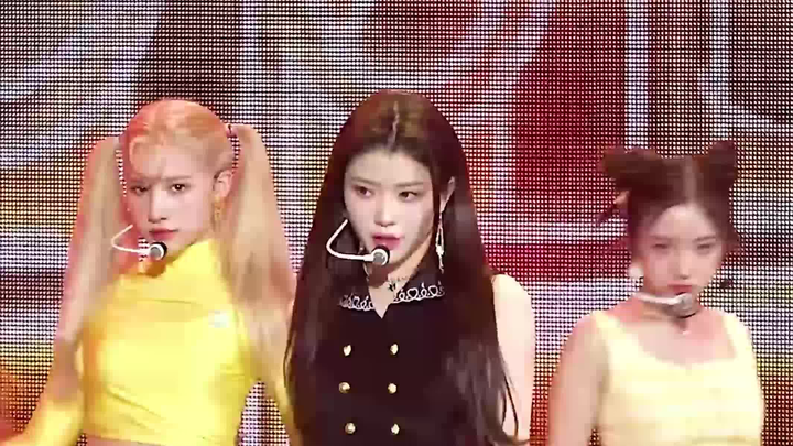 【Shen Xiaoting 4K Live Cam】Self-edited: Who says the straight-haired goddess is not stunning?! [2201