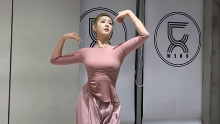 Bồ Tát Nhân｜Chúc mừng năm mới khi đồi chồng lên nhau và ánh sáng vàng biến mất