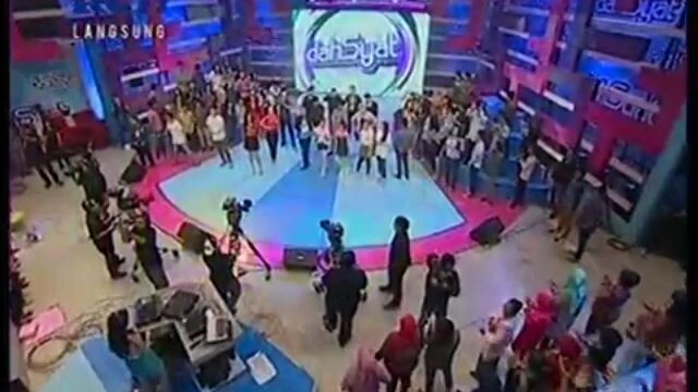 Joget Gaspol bersama LYLA, B5FIVE & Adiva (DAHSYAT - 06 Desember 2013)