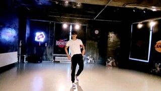 Koreografi asli Zhang Yixing untuk "Lotus"