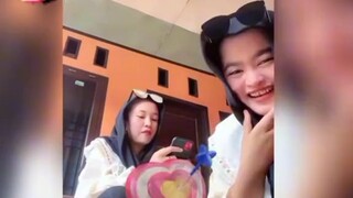 awek kentut 💨💨💨💨