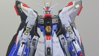 จอแสดงผลการผลิตสเปรย์ดัดแปลง HGCE Strike Freedom Gundam