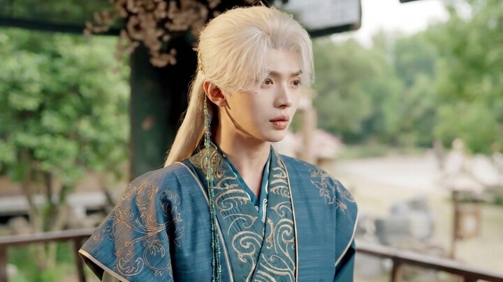 โลกนิยายปั่นป่วน เมื่อมีคนทะลุมิติแทรกกลางรักสามเส้า