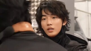 71岁成龙被21岁新生代动作演员打动，仿佛看到了年轻的自己