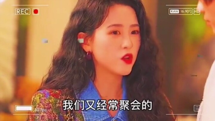 Dia mudah dimengerti, tapi aku sangat tersiksa.