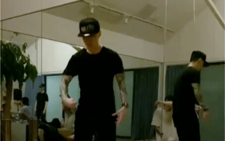 【Krump X Trix】ครัมพ์ คือ ความรู้สึกของการยับยั้งชั่งใจในความเป็นธรรมชาติ