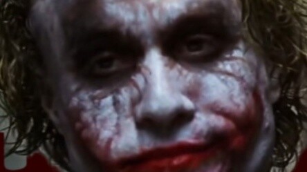 "Menurutmu, apa hakikat kekacauan?" "Itu adil"