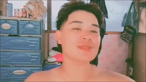 TikTok : EyvrielSardido18