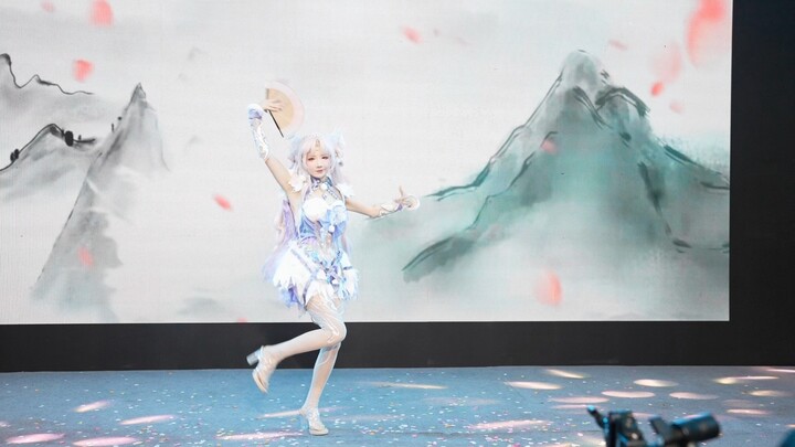 Shanghai ICG Anime Expo: Beauty Cosplayer Sherry’s Sleepy Home Dance Performance of “Ji Ming Yue”