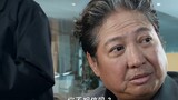 The aunt came to deliver the coffee. When Sammo Hung smelled something wrong, he immediately fainted