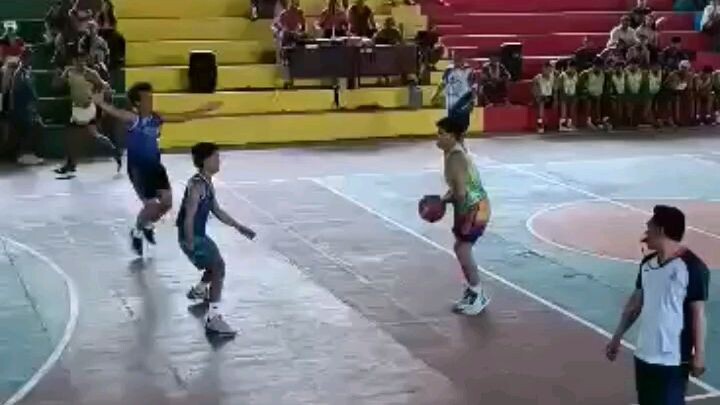 #Highlights 5'5 height, 40 vert jump.