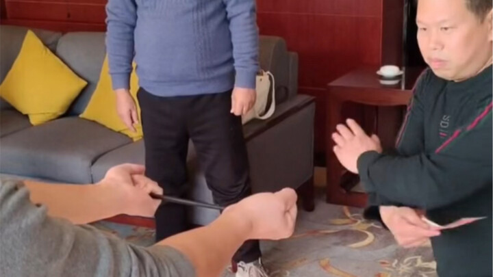 Membongkar Ksatria Legendaris di Kalangan Rakyat: Memotong Sumpit dengan Selembar Kertas Kosong!